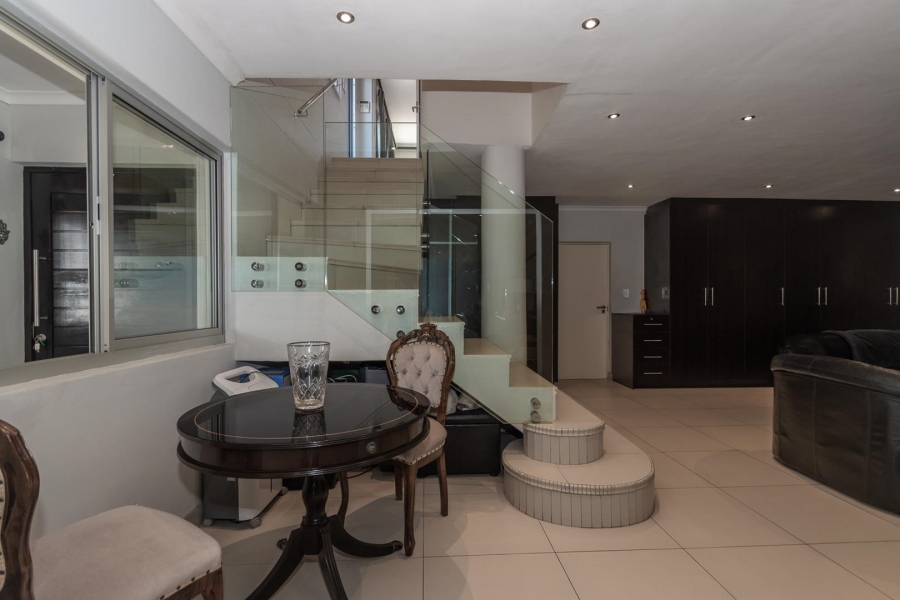 5 Bedroom Property for Sale in Sunset Beach Western Cape